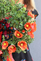 Makowa Panienka, asymetryczny wianek z makami