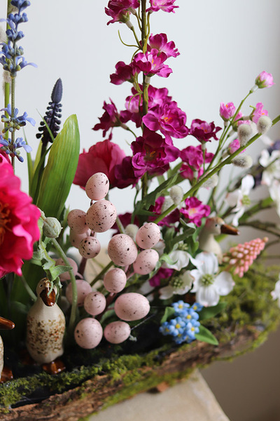 Meadow Wood Duck 2, wiosenna dekoracja kwiatowa