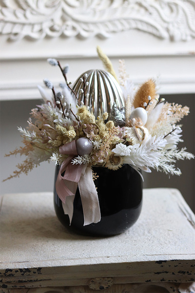 stroik z jajem Bretanna, ozdoba ze srebrnym jajem