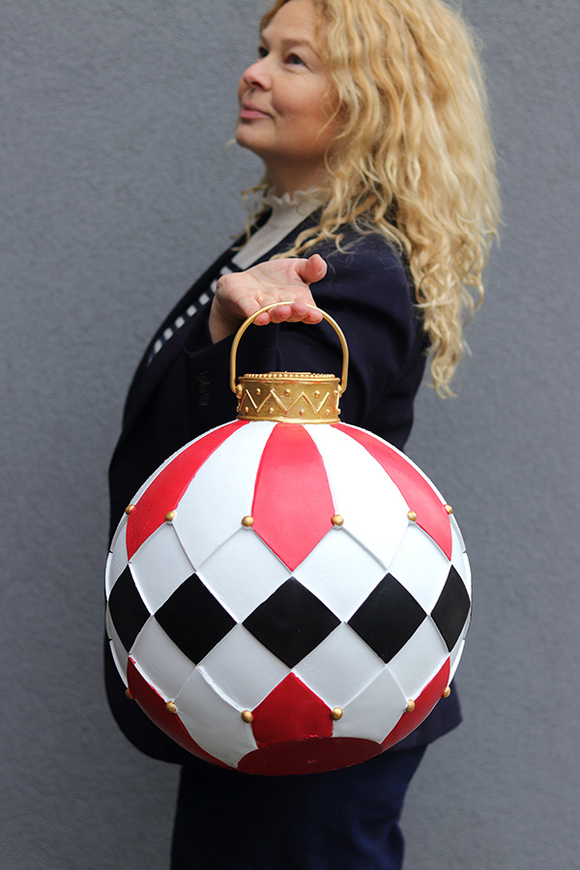 Xmas Ball, figurka bombka ceramiczna	