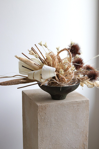 Boho Beige Modern, kompozycja z suszu w naczyniu