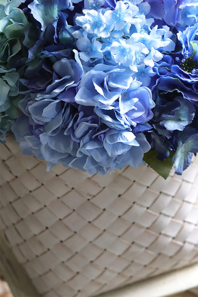 Fortuna Blue 2, hortensje w plecionym koszu