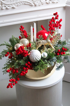 Red&Gold, świąteczna dekoracja LED w złotej misie, wym.38x50x37cm 