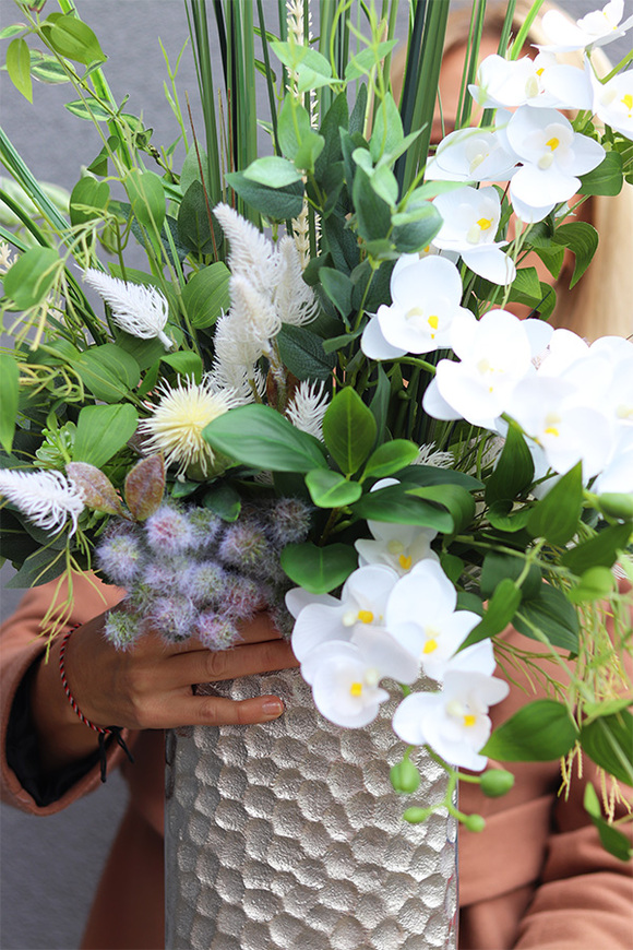 Villano Srebrna Dolina, kompozycja w wysokim wazonie