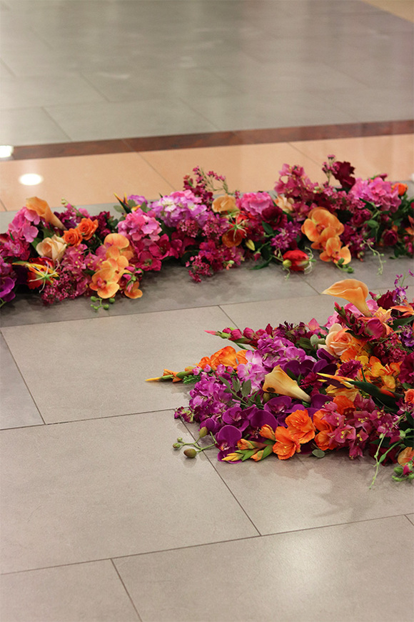 Lawa Glorioza, girlanda dekoracja witryny sklepowej