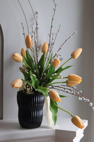 Orange Easter, stroik wielkanocny z tulipanami