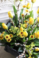 Volcan Yellow, kompozycja nagrobna w misie