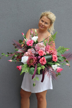 Astry Pink Modeno, kompozycja nagrobna w naczyniu, wym.50x80cm 