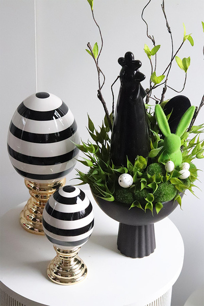 Black Easter, stroik wielkanocny z kurą