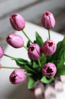 Spring Alla, bukiet gumowych tulipanów w szklanym wazonie, wys.40cm