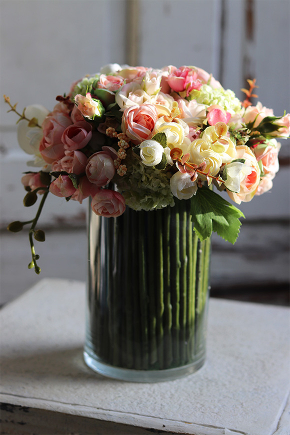 bogaty bukiet wiosennych kwiatów w szklanym wazonie, Narcisio, wys.31cm 