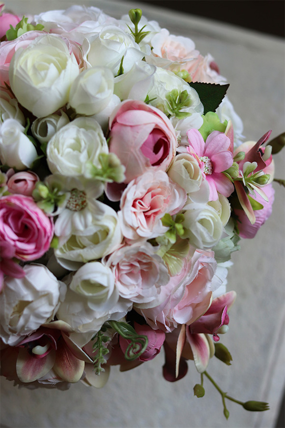 bukiet wiosennych kwiatów w szklanym wazonie, Hellissa Big