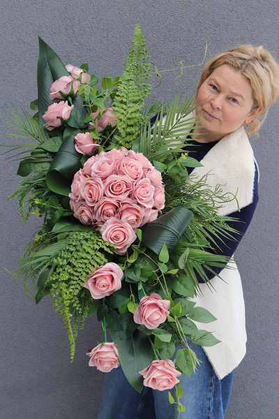 Kalipso White Roses, biała wiązanka nagrobna