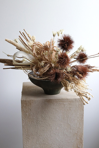 Boho Beige Modern, kompozycja z suszu w naczyniu