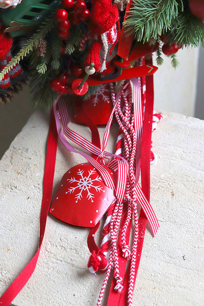 Na Kasprowy, świąteczny wianek na drzwi