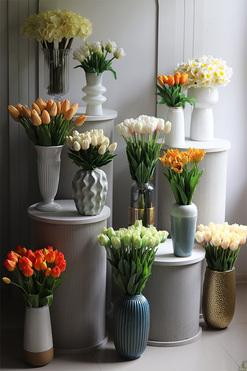 OD RĘKI Santino Tulips, bukiet kwiatów w wazonie, wys.62cm