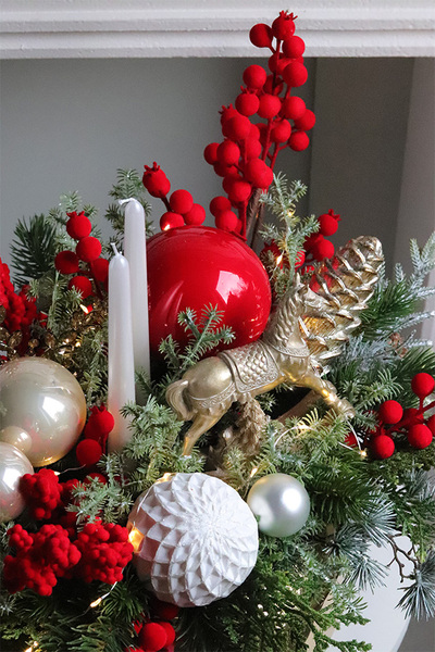 Red&Gold, świąteczna dekoracja w złotej misie