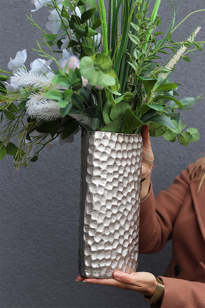 Villano Srebrna Dolina, kompozycja w wysokim wazonie