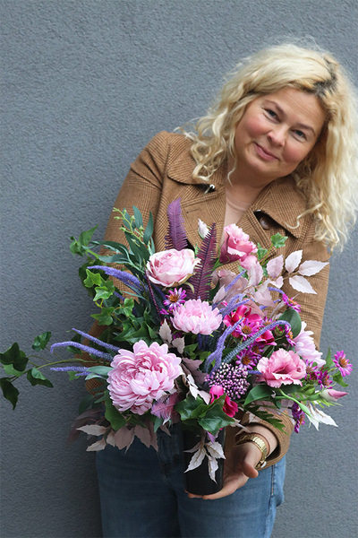 Pink Flowers, bukiet nagrobny we wkładzie