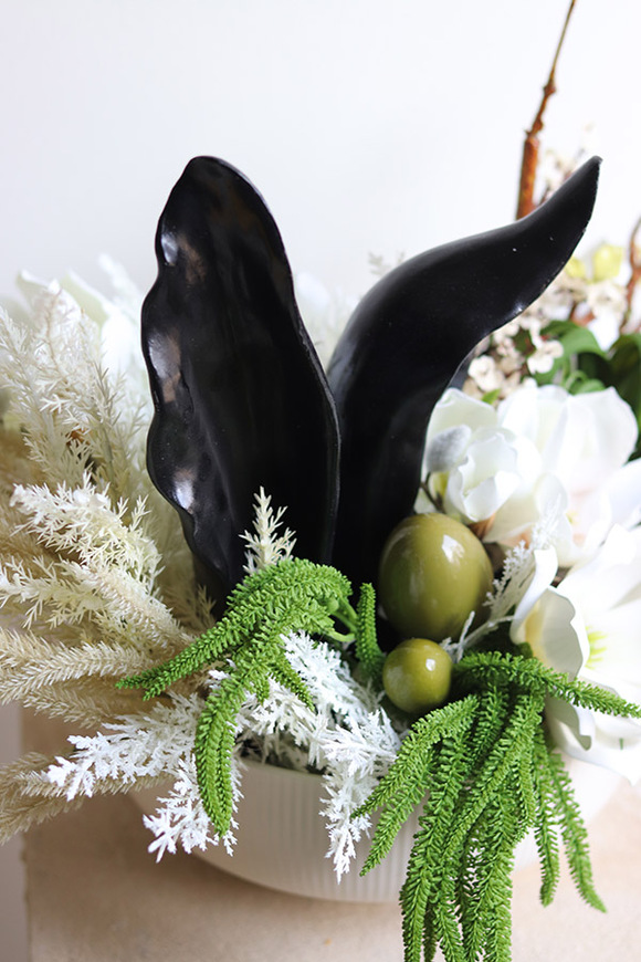 Bunny Pianola, stroik wielkanocny w misie