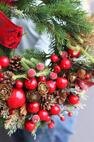 Radosne Karminowe Święta, wianek ozdobny / stroik dekoracyjny, śr.44cm