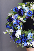 Beretera, granatowy wianek na drzwi