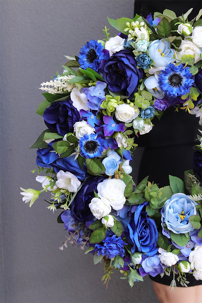 Beretera, granatowy wianek na drzwi