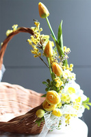Dukana Tulips, koszyczek wielkanocny z tulipanami