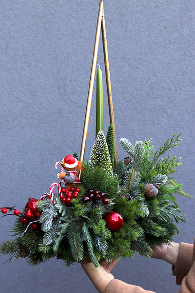 Christmas Triangle, świąteczny stroik ze świecznikiem