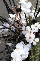 Gold&Black Christmas, zimowa dekoracja w donicy na stojaku