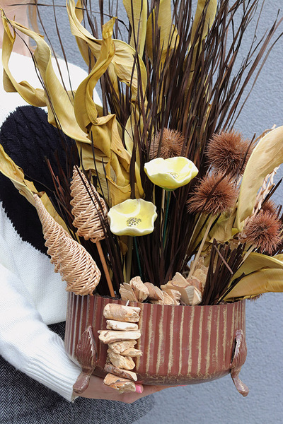 Steampunk, kompozycja kwiatowa z suszem