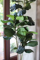 Fikus Dębolistny, sztuczna roślina w doniczce	