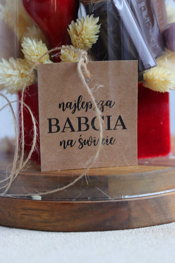 Chocolates Redde, kompozycja pod szklanym kloszem