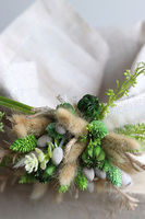 Zielenia, dekorowany koszyczek wielkanocny z serwetką