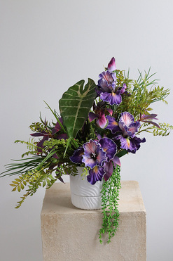 OD RĘKI Iryski, nowoczesna kompozycja wiosenna, wym.43x55x27cm