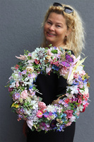 Leosi, wianek na drzwi z motylami