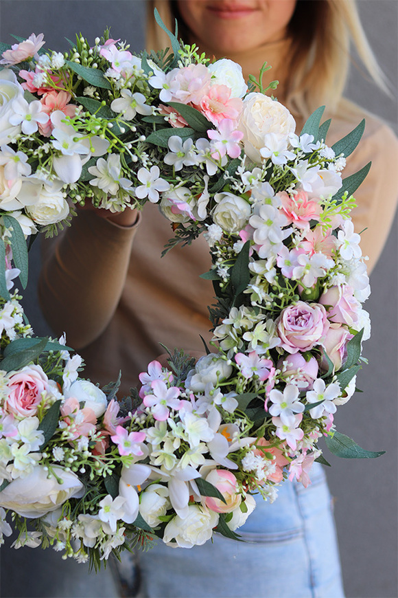 Miriam Serene, dekoracyjny wianek na drzwi