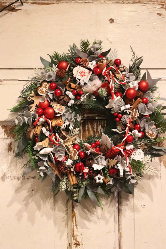 Red Flere, wianek świąteczny