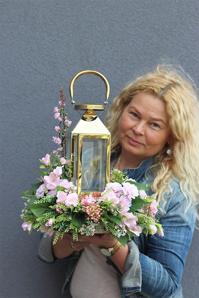Angelo Garden Balea Pasaja, lampion nagrobny z kwiatami