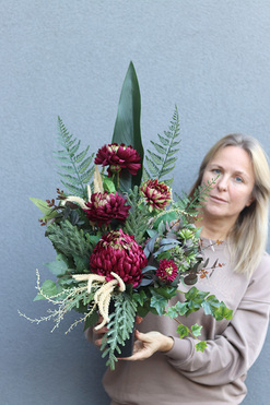 Bordo Chryzantemy, bukiet nagrobny we wkładzie, dł.64cm 