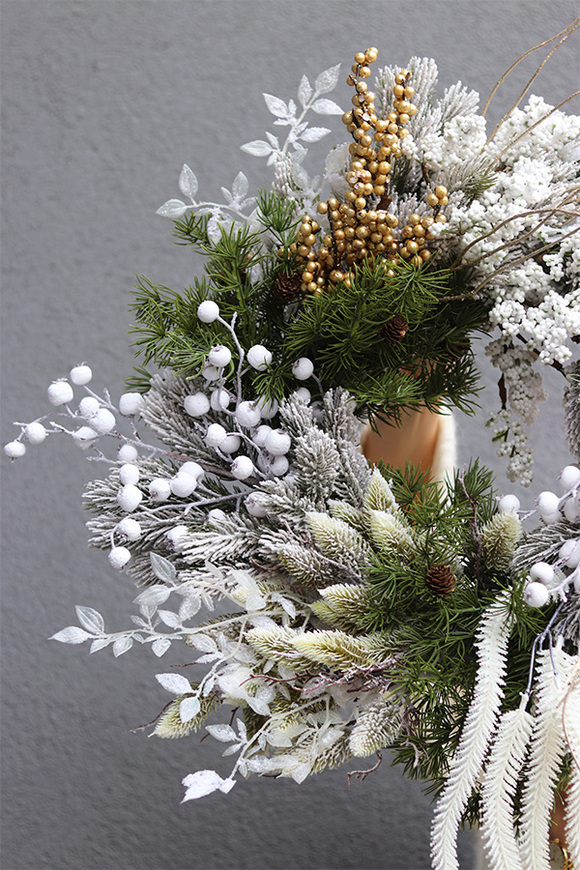 Królewska Zima, zimowy wianek z jagodami