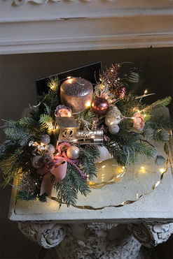 Pink Cristal Gossamer, świąteczny stroik w szkatułce LED, wym.18x50cm   