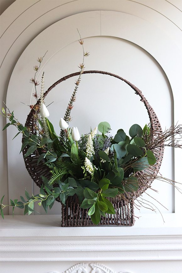 Aurelia Fatime, wiosenna dekoracja kwiatowa