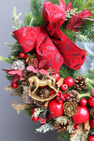 Radosne Karminowe Święta, wianek ozdobny / stroik dekoracyjny, śr.44cm