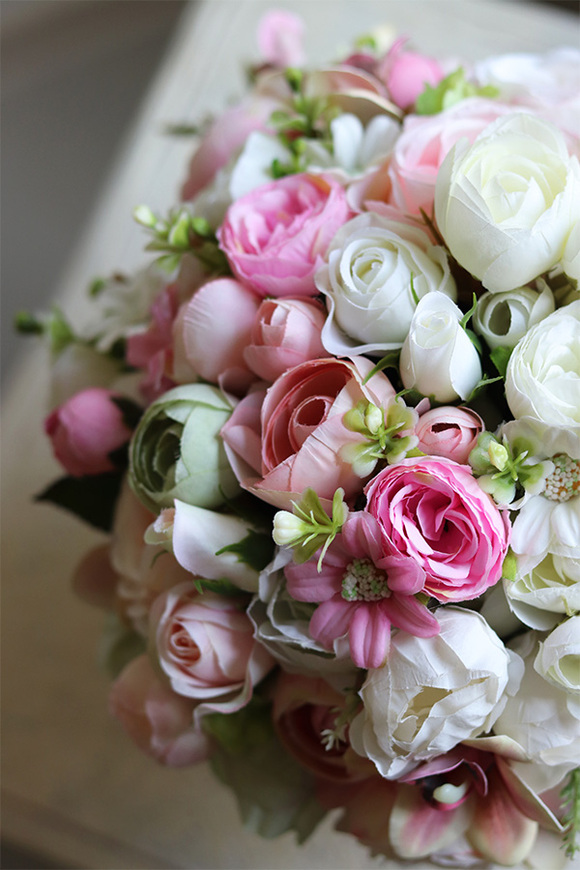 bukiet wiosennych kwiatów w szklanym wazonie, Hellissa Big