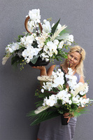 White Orchidera 2, kompozycja nagrobna w misie