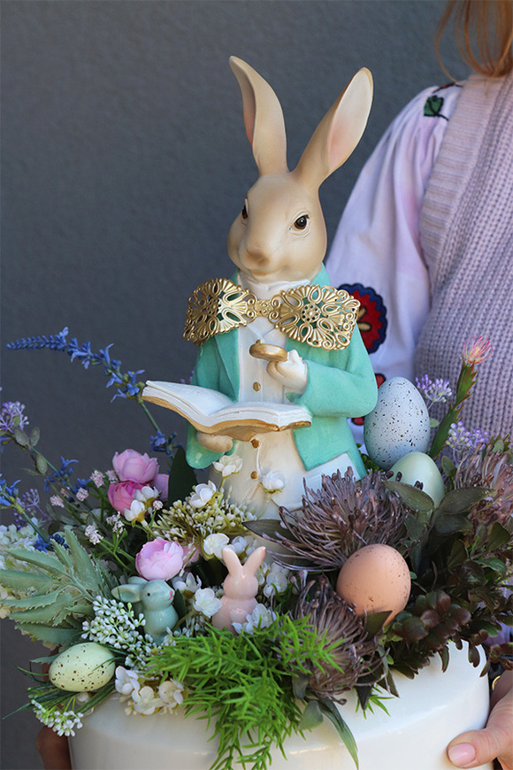 Bunny Gentleman Gaina, stroik wielkanocny z zajączkiem