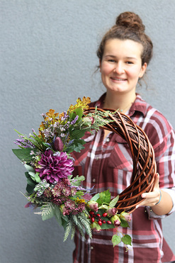 Hefruta Fiolina, jesienny wianek z fioletową dalią, śr.42cm