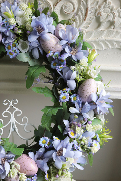 Very Peri Eggs, wielkanocny wianek dekoracyjny