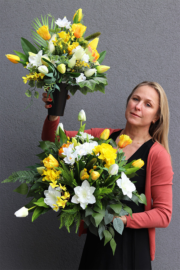 Wiosenna Pogoda, bukiet nagrobny we wkładzie